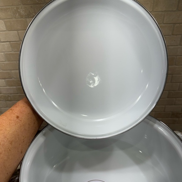 Taupe Swirl 4 qt Golden Rabbit Enamelware Dutch Oven New In Box - Picture 9 of 15